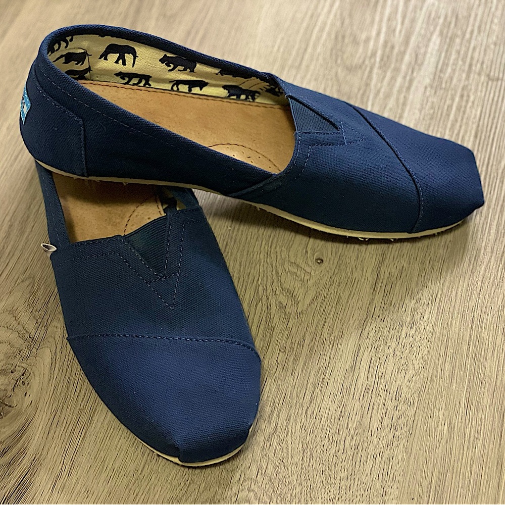 Men’s Toms Size 11